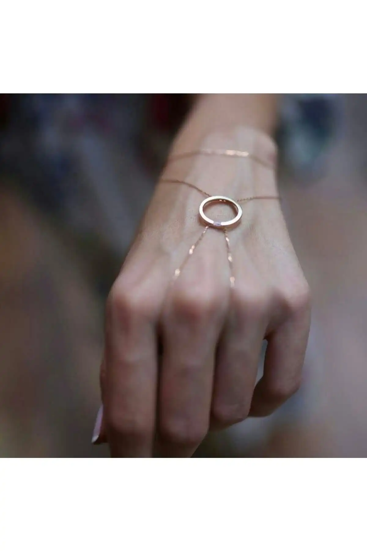 Pop Up Store 14K Altın Kaplama Geometrik Detaylı El Aksesuarı Modern ve Şık Tasarım