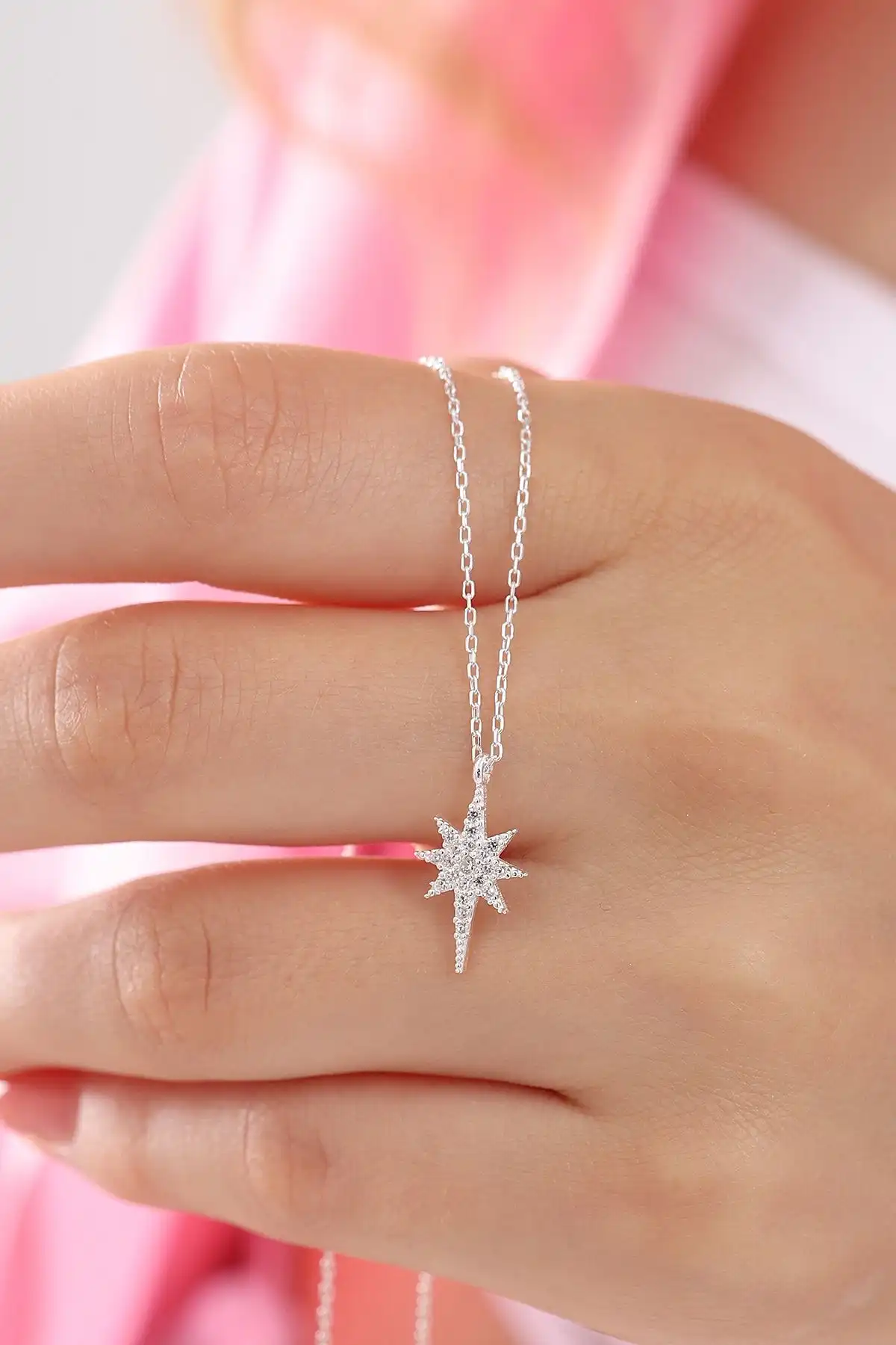Bilsen Store'un 925 Ayar Gümüş Kolye Çeşitleri ve Özellikleri Analizi