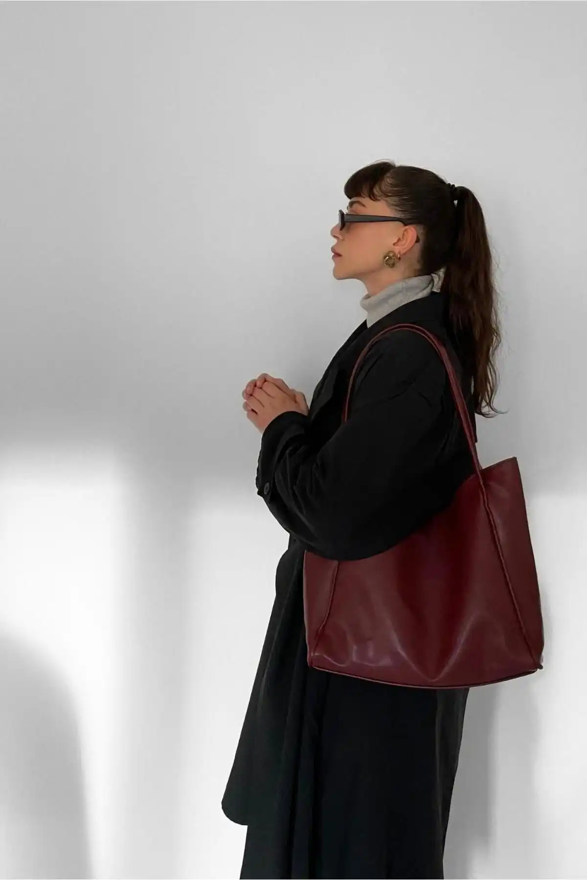 Yuka Atelier Nou Büyük Boy Kadın Shopper Çantası Karşılaştırması: Bordo ve Lacivert Seçenekler