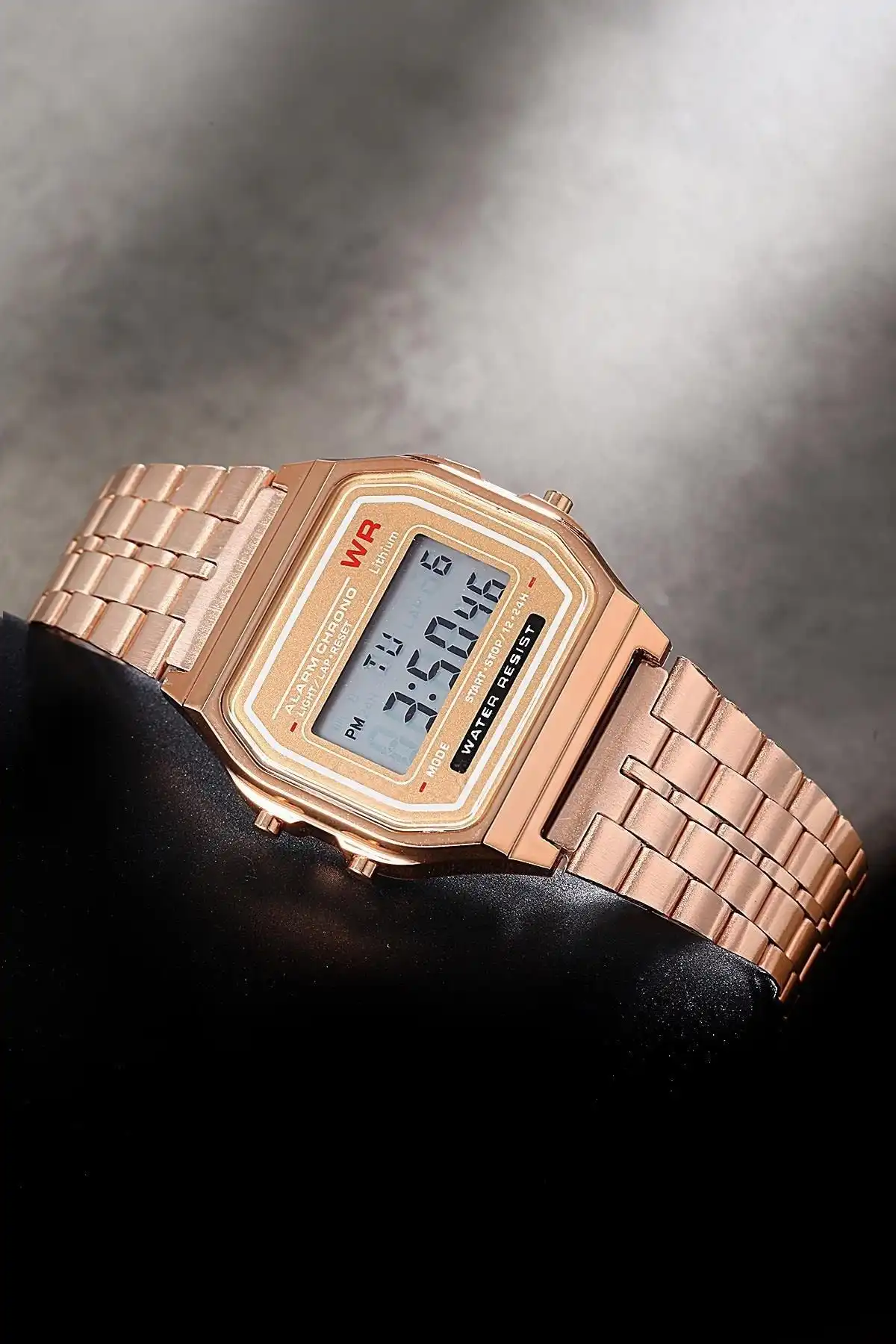 Newera Watch Unisex Bakır Dijital Saat: Retro ve Modern Tasarımın Şıklığı