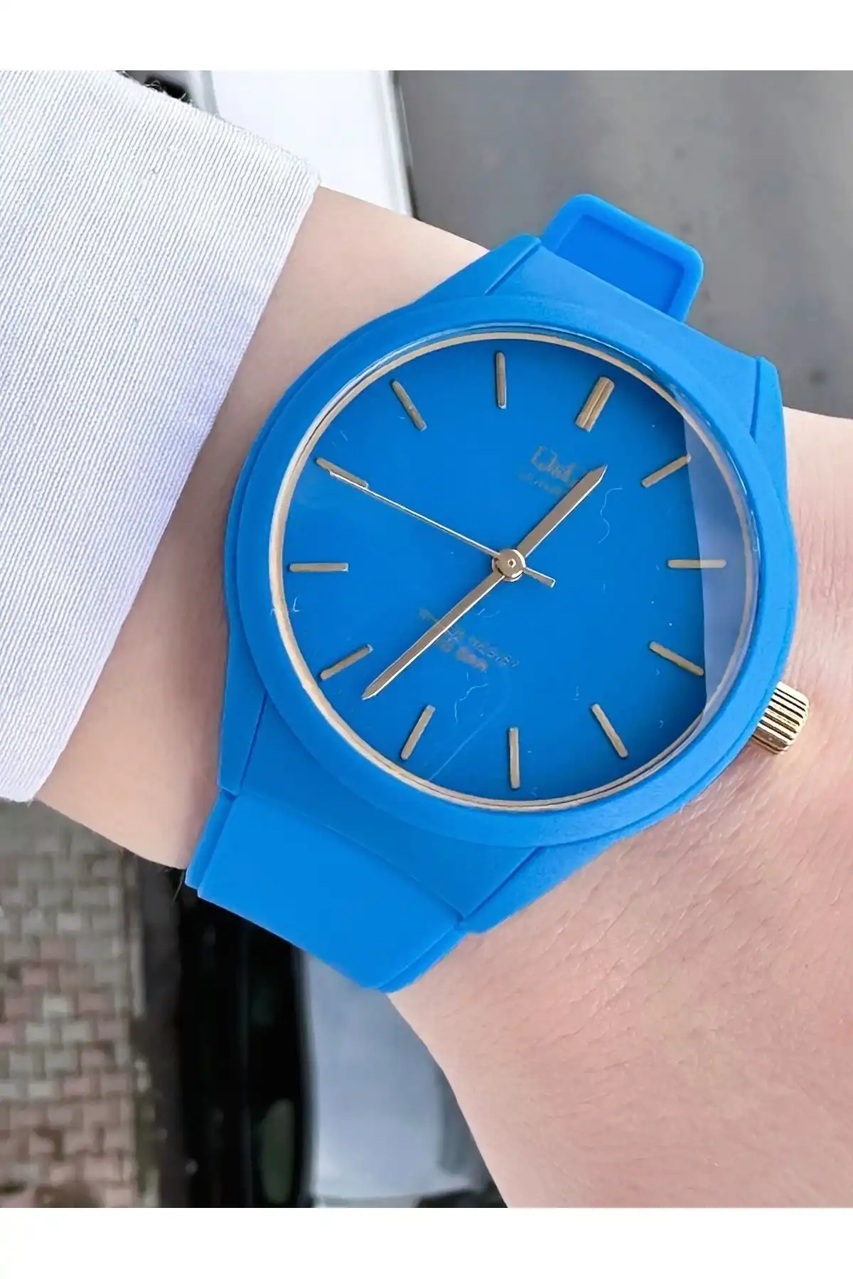 Q&Q Unisex Mavi Spor Model 10 ATM Su Geçirmez Silikon Kordon Kol Saati