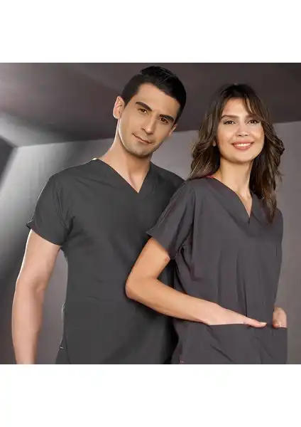 Sağlık Çalışanları İçin Fonksiyonel ve Estetik Çizgi Medikal Füme Doktor Hemşire Forması