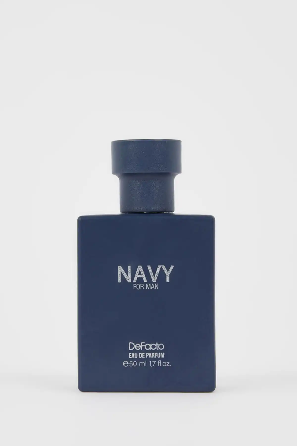 Defacto Navy ile TDRS Narcotic Parfüm Karşılaştırması: Hangi Aromatik Koku Tercih Edilmeli?